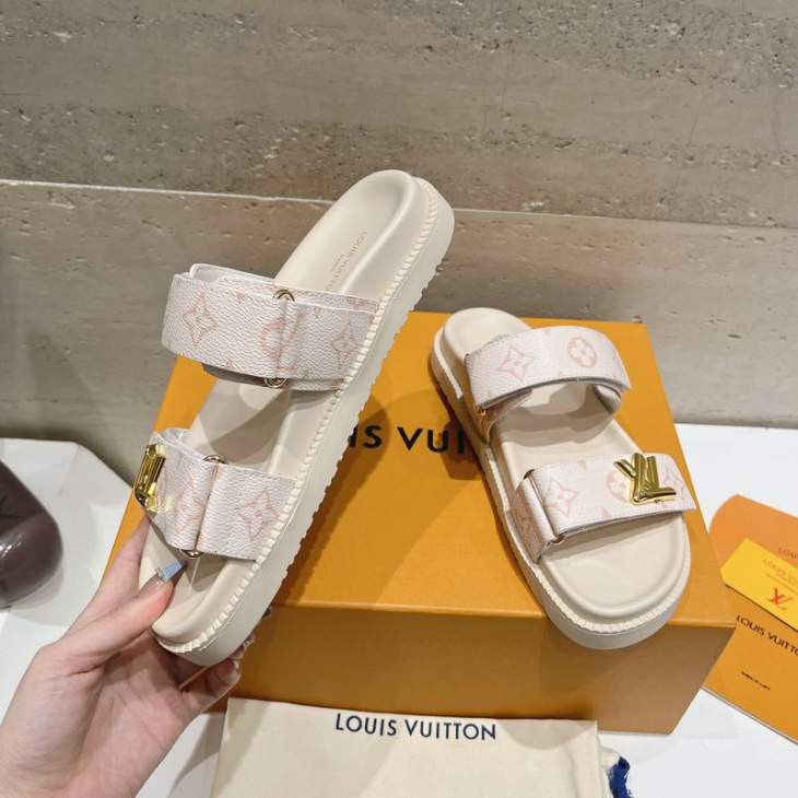 Picture of Louis Vuitton Slippers _SKULVsz35-45mnf05041119